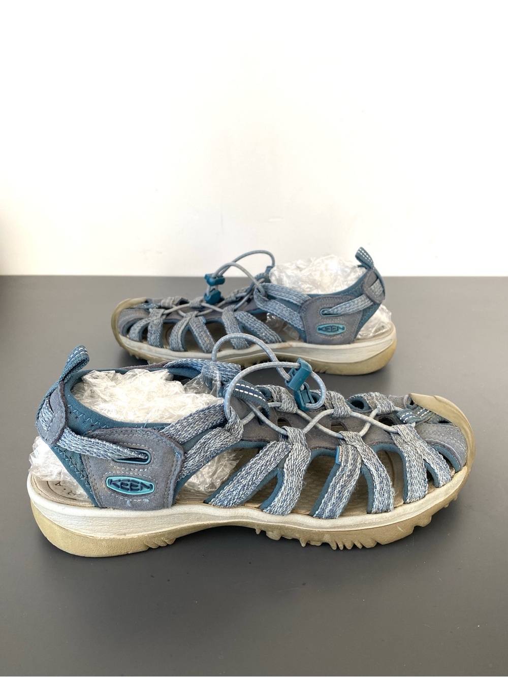 Keen Women's Whisper Sandals Sz 9 Grey Blue Hiking Outdoor Vacation Water Sports